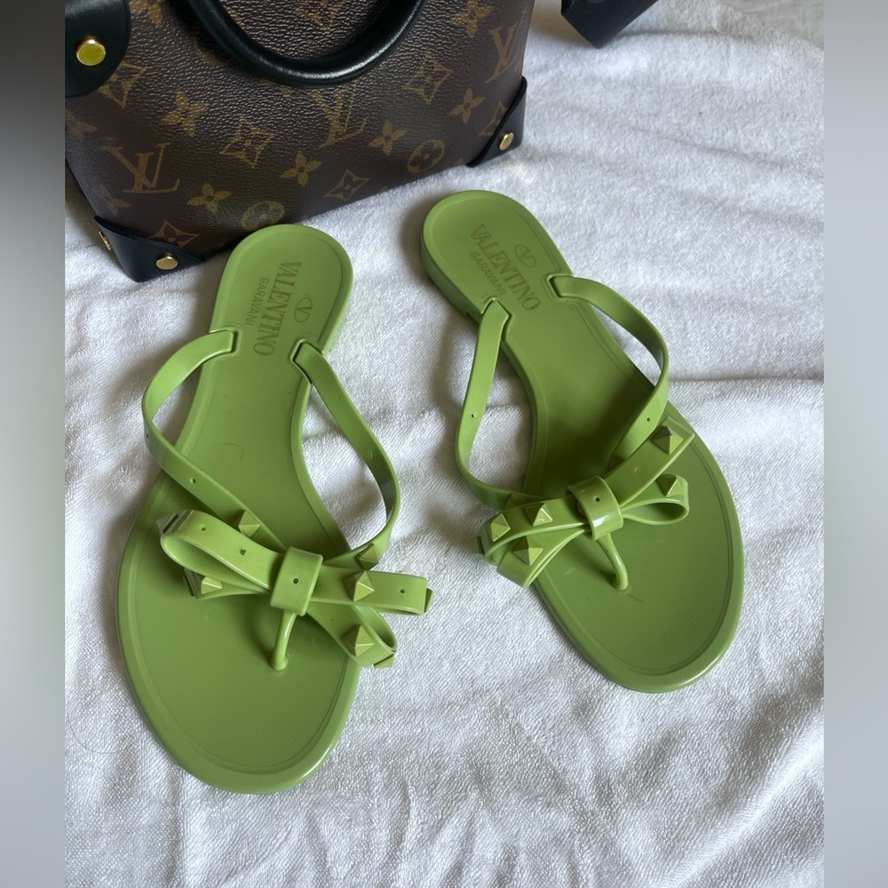 Valentino slipper size 36